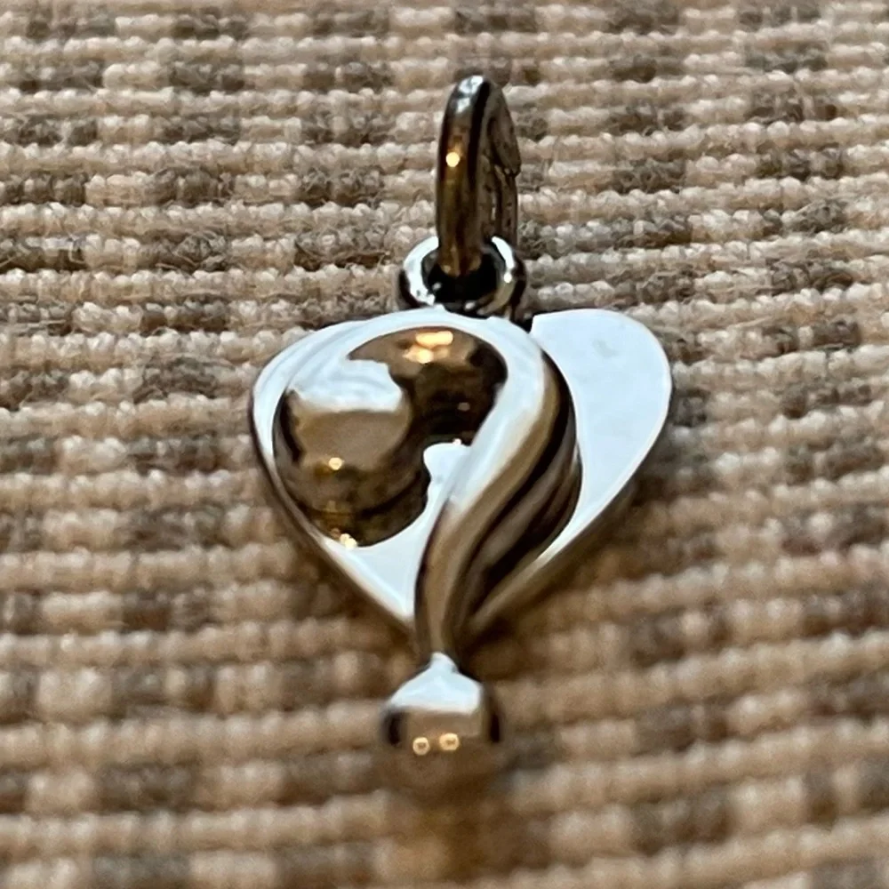 🤍❔Charm - Picture 4 of 6
